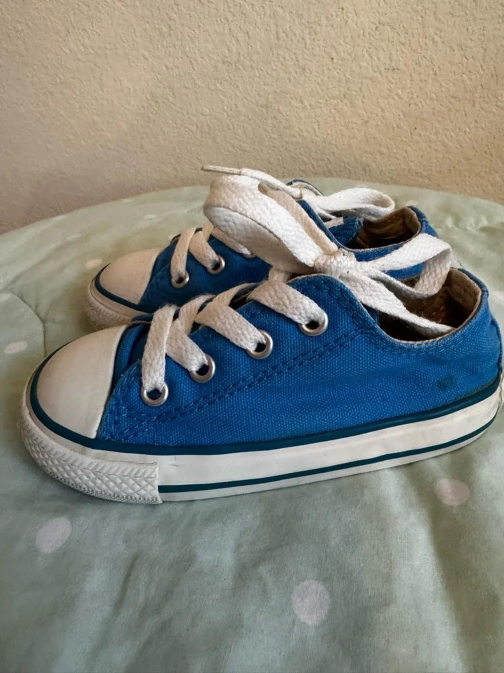 Converse Blue Canvas Low-Top Sneakers with White Laces Toddler size 7